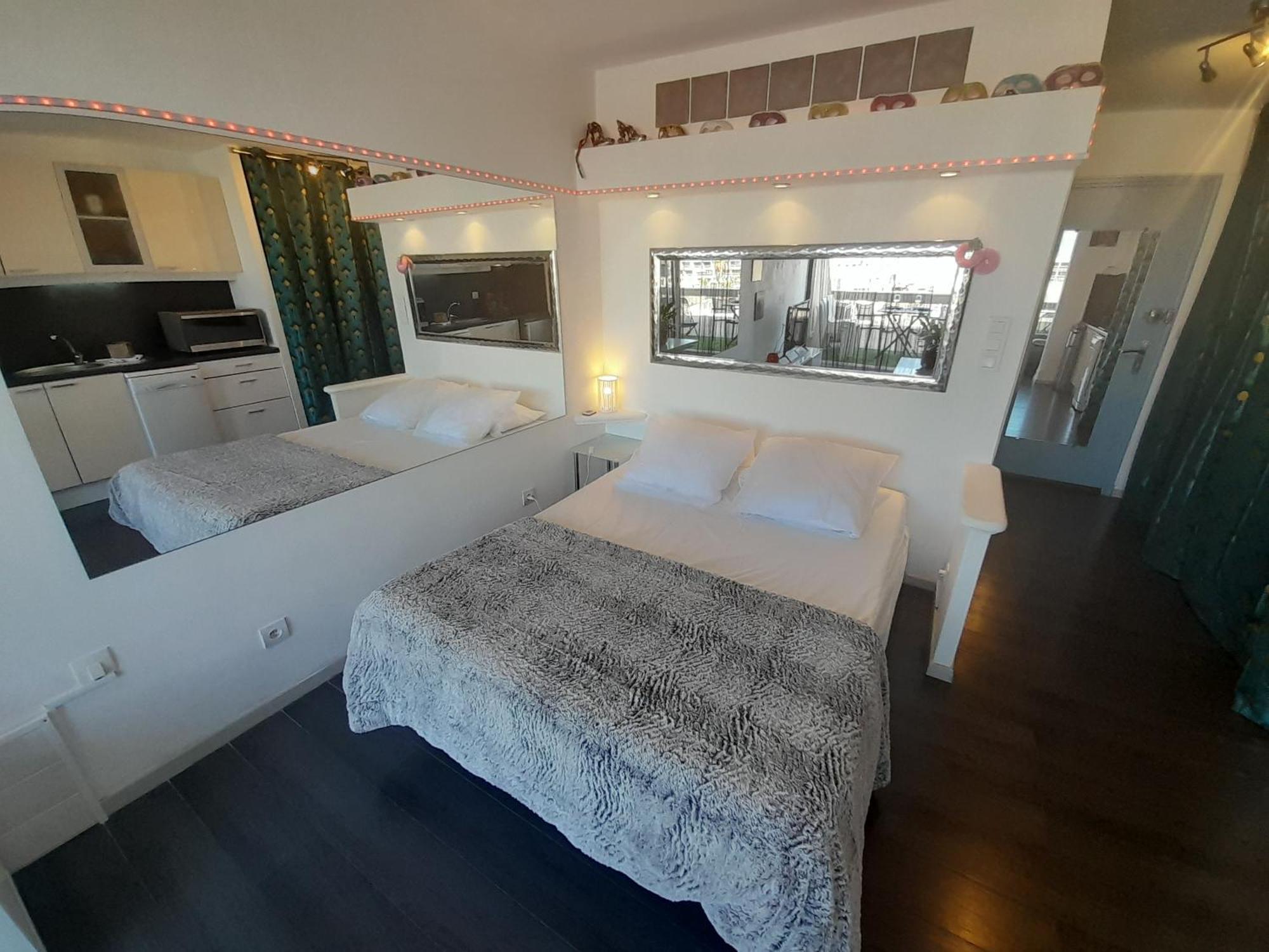 Studio Village Naturiste Resille 阿格德 外观 照片