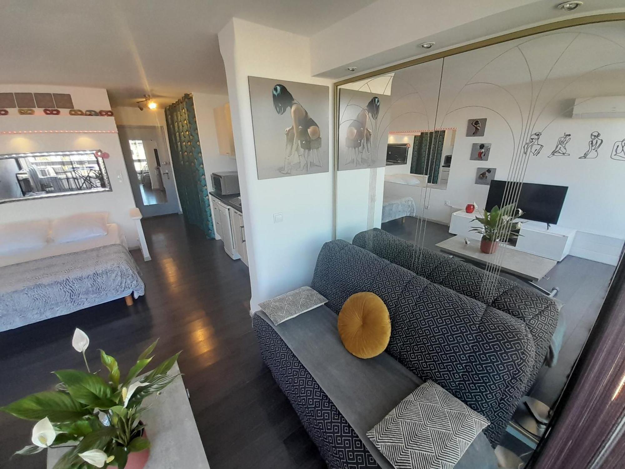 Studio Village Naturiste Resille 阿格德 外观 照片