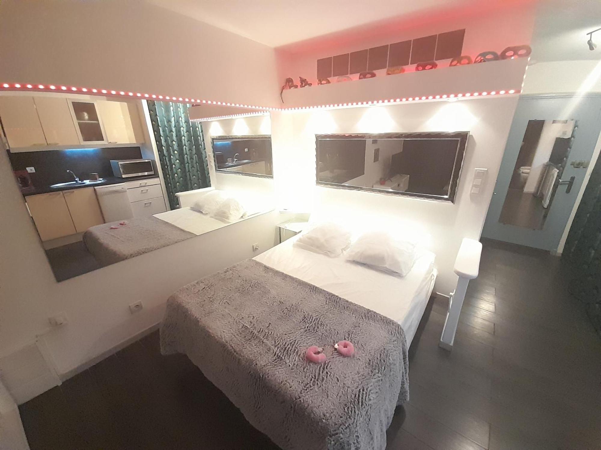 Studio Village Naturiste Resille 阿格德 外观 照片